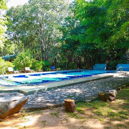 Jays Holiday Resort Habarana Esterno foto