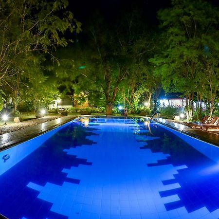 Jays Holiday Resort Habarana Esterno foto