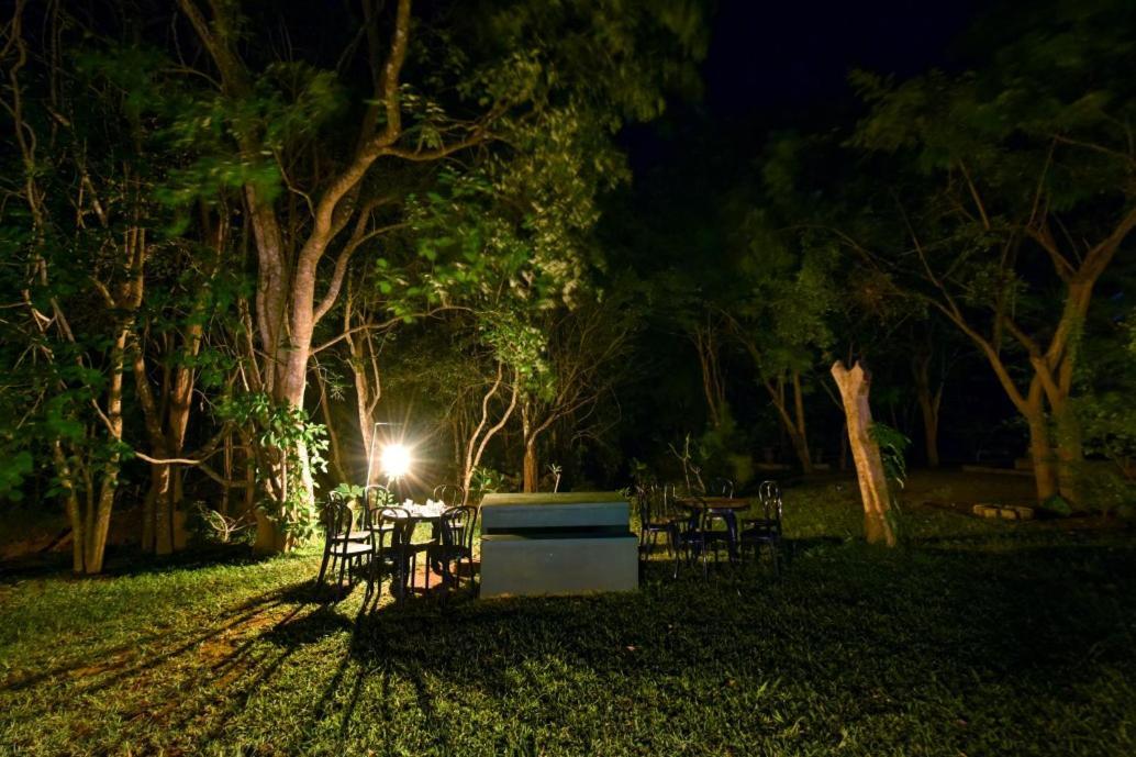 Jays Holiday Resort Habarana Esterno foto