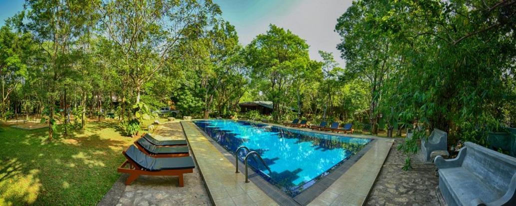Jays Holiday Resort Habarana Esterno foto